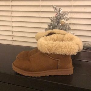 Mini Bow Uggs, Worn Twice